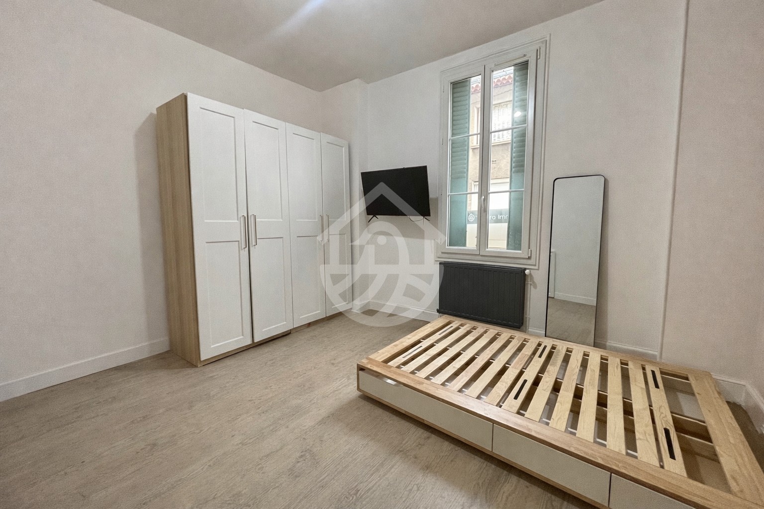 UPIE - CENTRE VILLAGE : VILLA D'ARCHITECTE - 6 PIÈCES - SOUS-SOL — photo 10