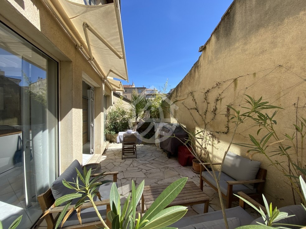 VALENCE CENTRE HISTORIQUE : DUPLEX - 4 PIÈCES - TERRASSE — photo 2