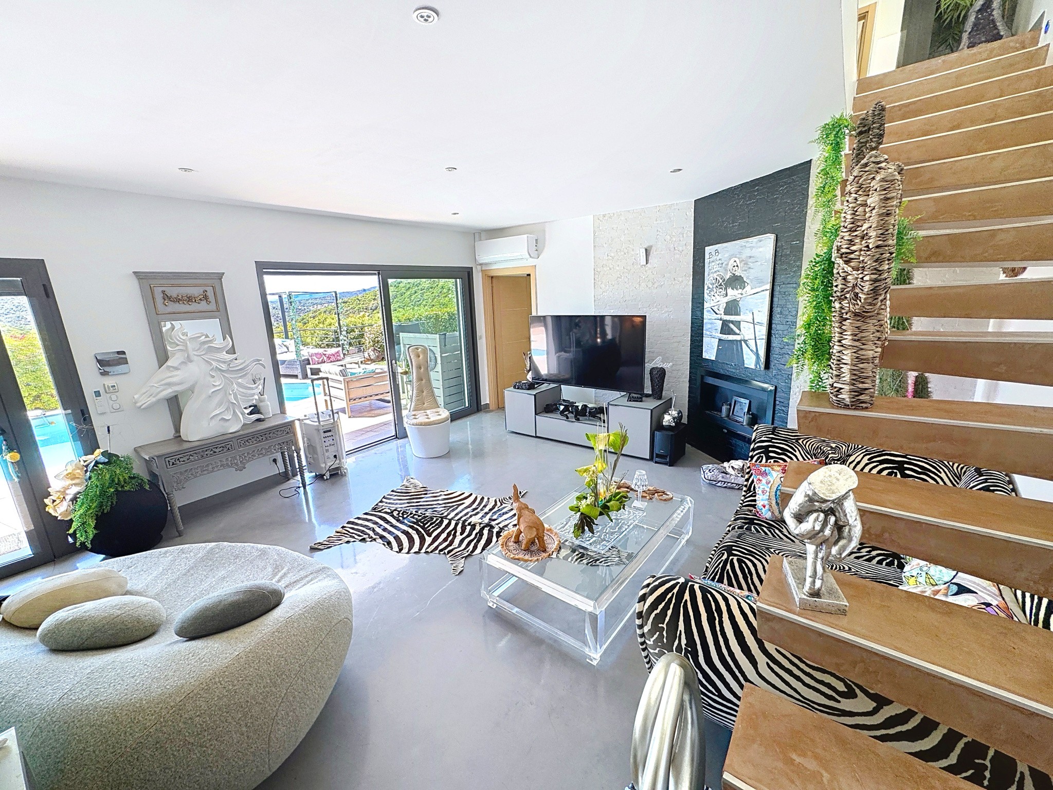 83700 DAINT RAPHAEL -VILLA CONTEMPORAINE F6 PISCINE JACUZZI — photo 12