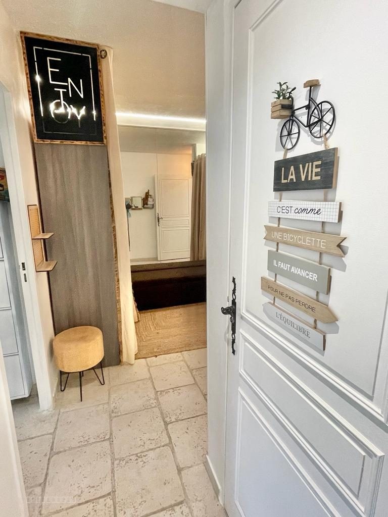 83600 FREJUS PLAGE Appartement F3 +BUREAU  rez de jardin  terrasse avec parking proche plage — photo 20