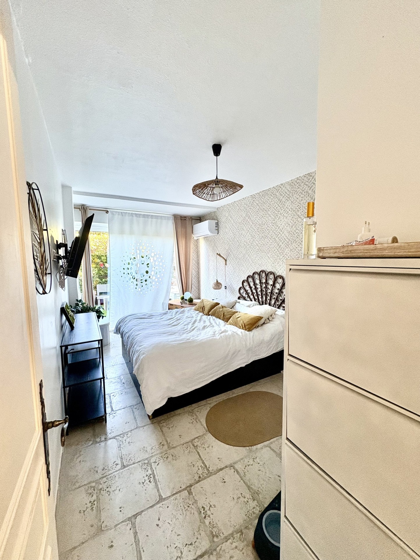 83600 FREJUS PLAGE Appartement F3 +BUREAU  rez de jardin  terrasse avec parking proche plage — photo 14