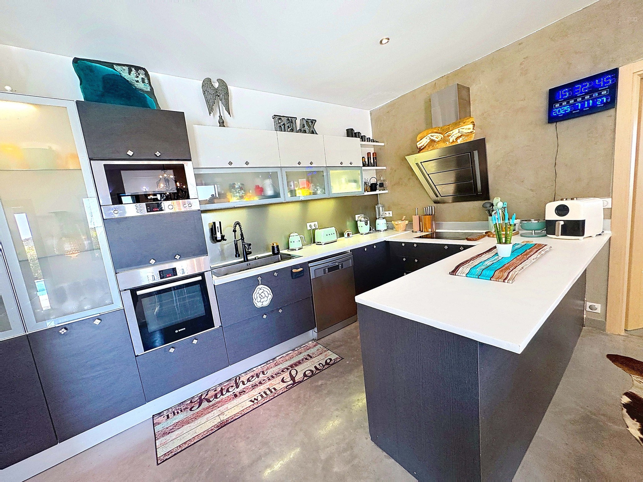 83700 DAINT RAPHAEL -VILLA CONTEMPORAINE F6 PISCINE JACUZZI — photo 17