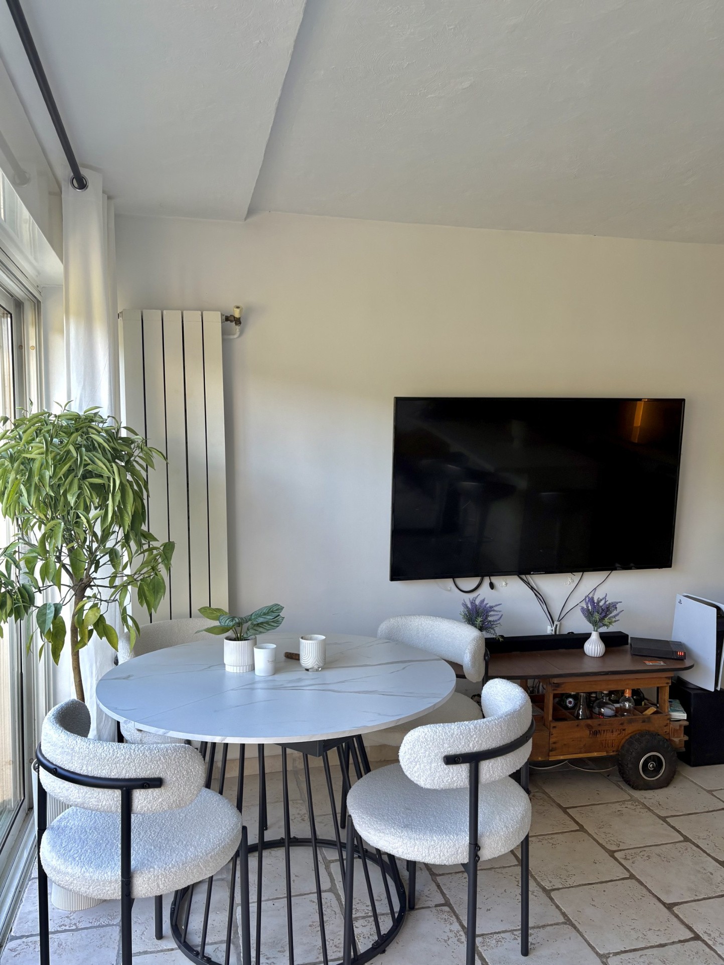 83600 FREJUS PLAGE Appartement F3 +BUREAU  rez de jardin  terrasse avec parking proche plage — photo 5