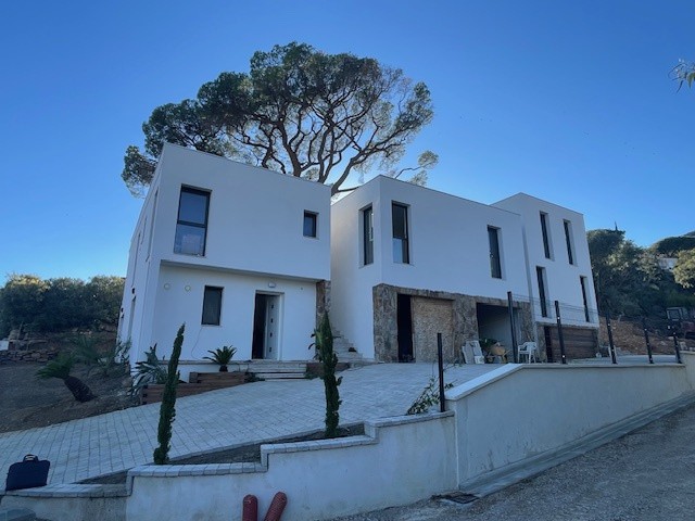 Trois Maisons Neuves à Cavalaire-sur-Mer — photo 2