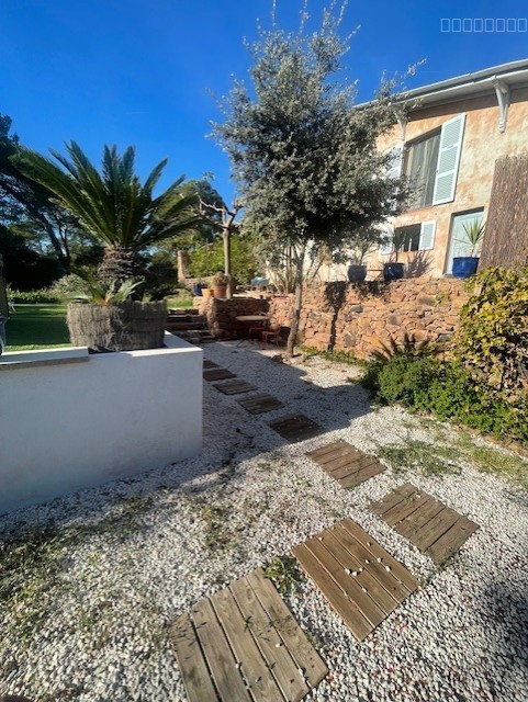 83590 GONFARON-LE LUC MAISON ATELIER JACUZZI 422 m2 — photo 7