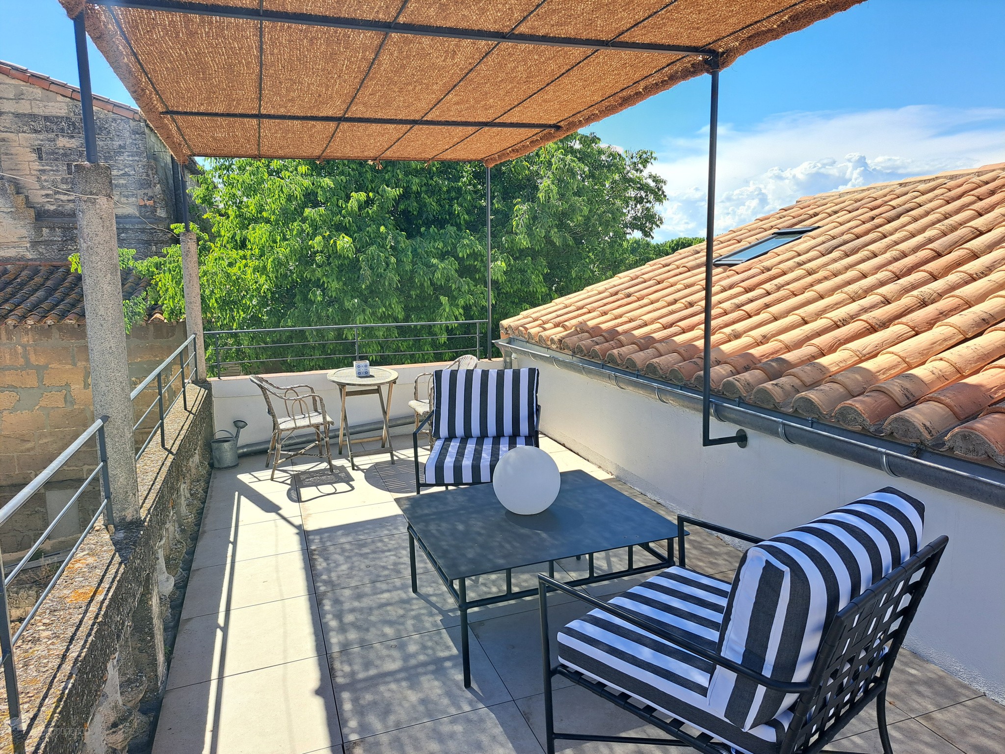 Maison de ville avec terrasse, Arles centre historique — photo 2