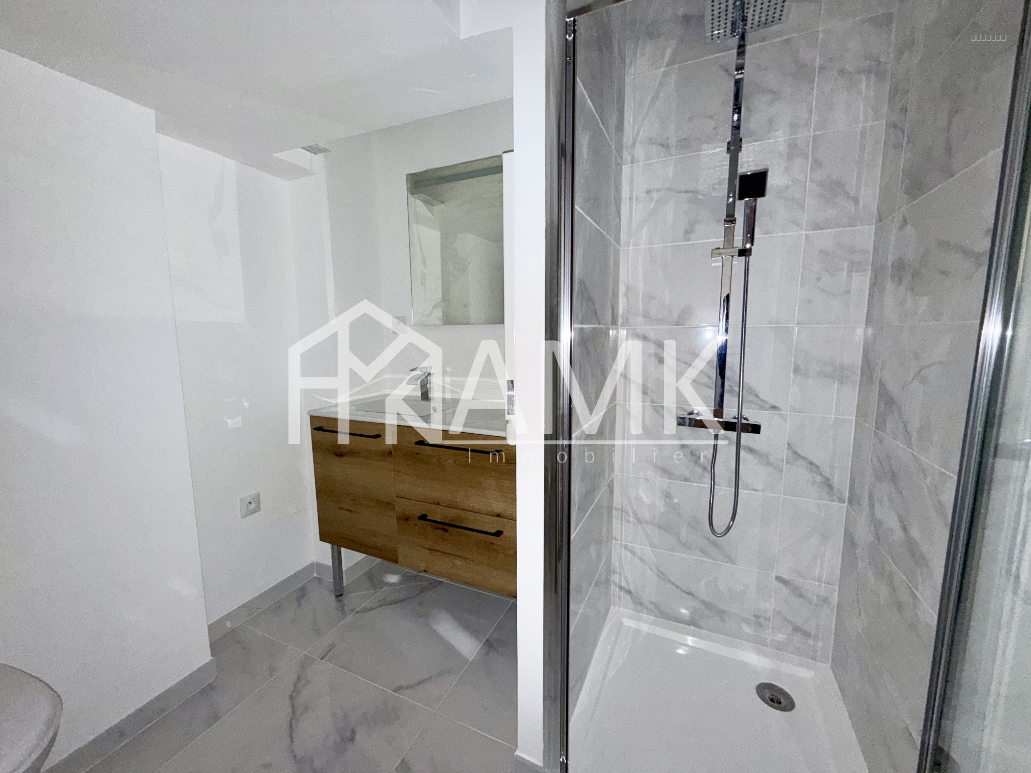 Maison de charme rénovée en deux appartements - Proche du lac — photo 5