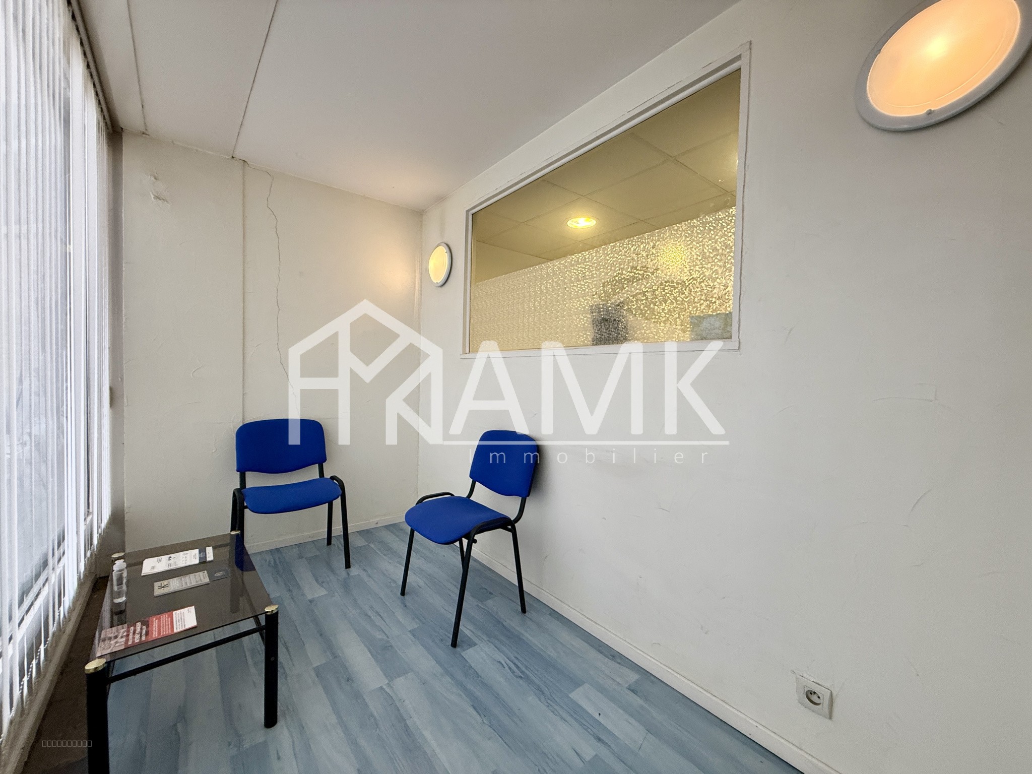 À LOUER   Local professionnel / commercial de 67 m2   Embrun (05200) — photo 2