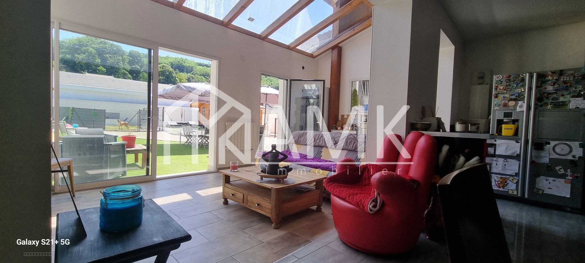 Maison de 165,52 m2   8 pièces   1000 m2 de terrain  plat  Chalet   Piscine   Dépendances   box — photo 2