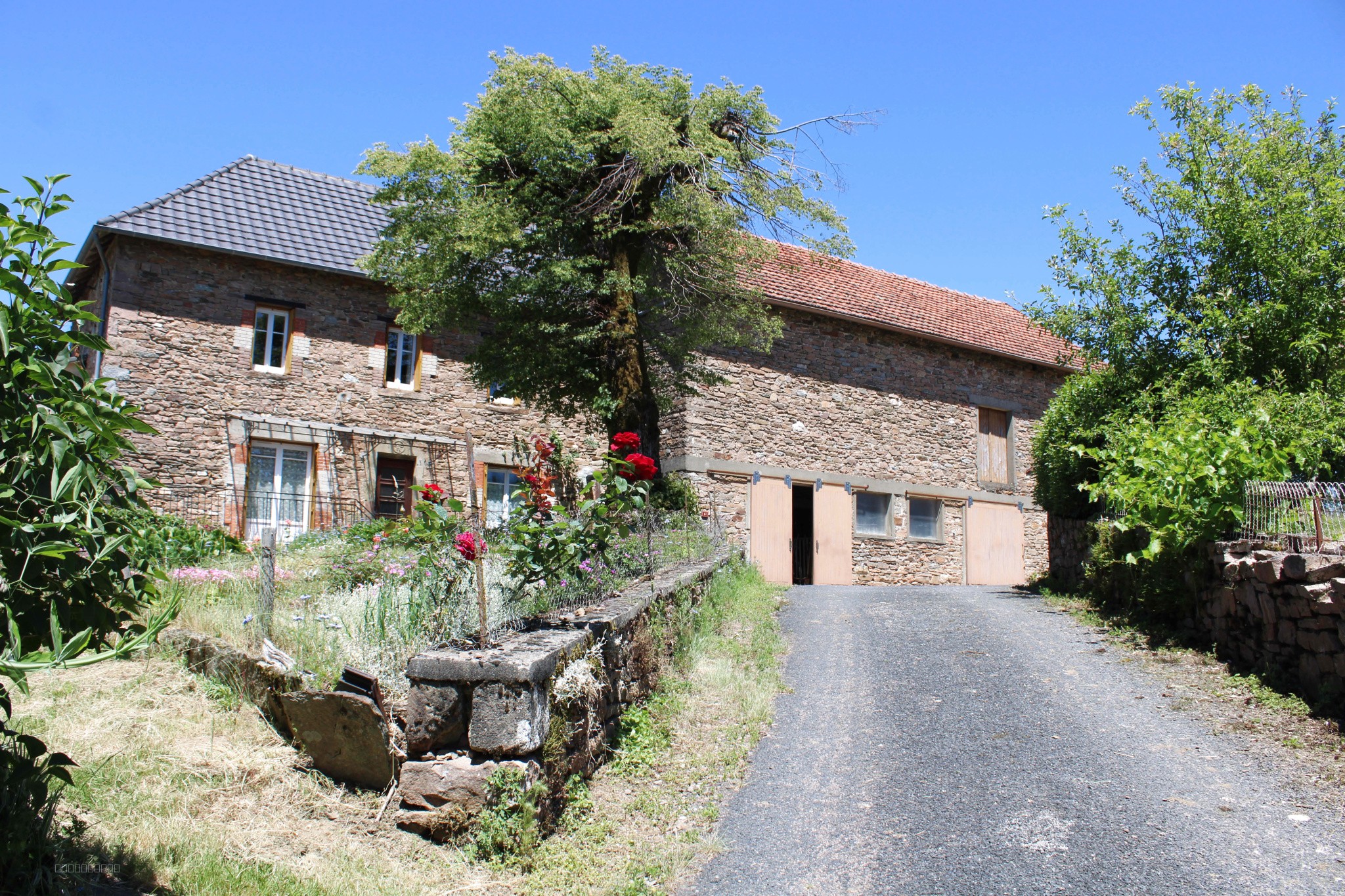 Ensemble immobilier Palazinges — photo 2
