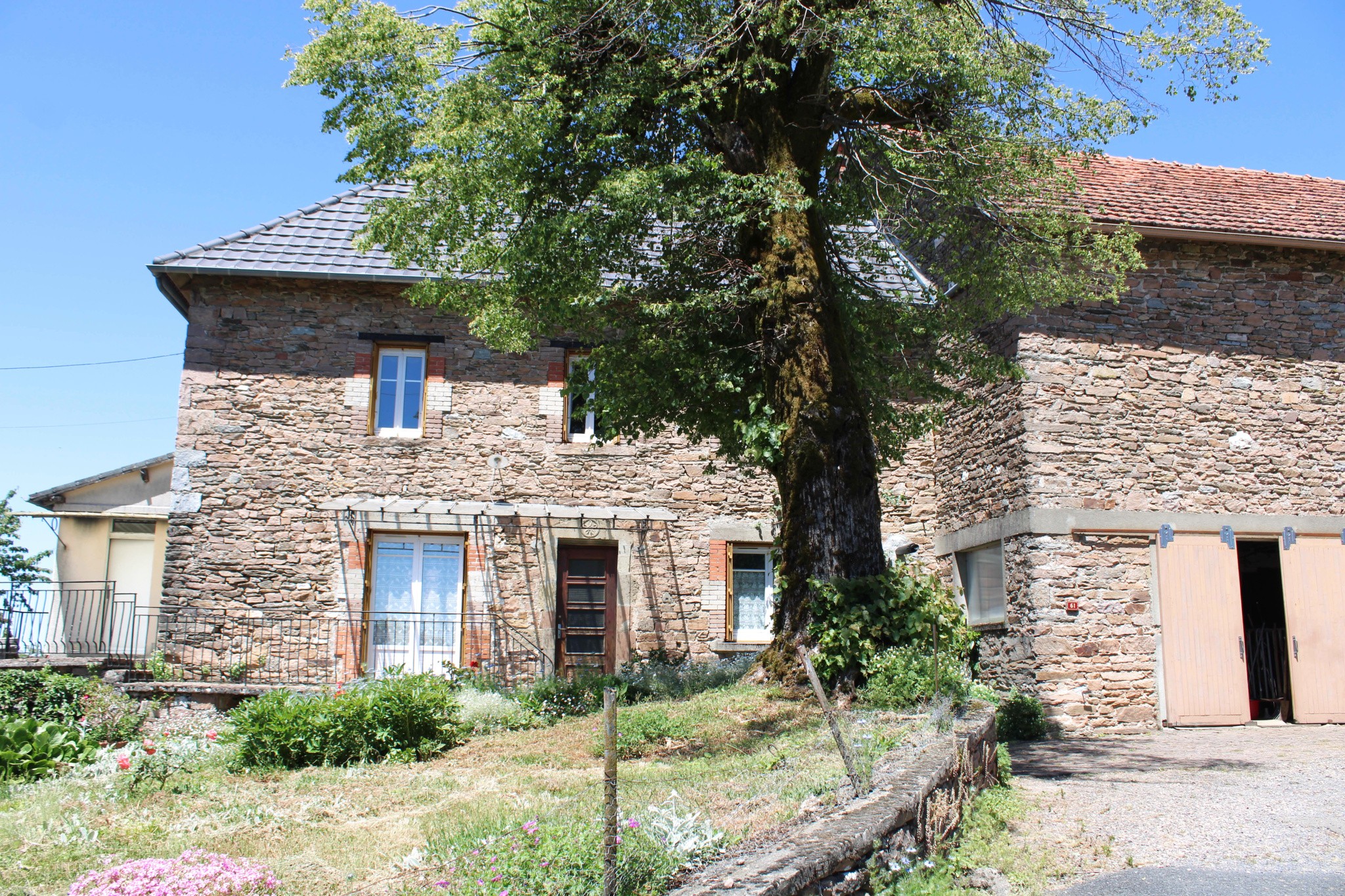 Ensemble immobilier Palazinges — photo 4