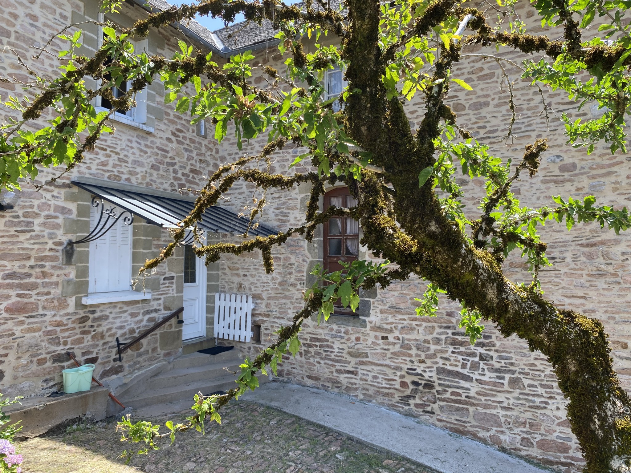Corps de ferme en pierre — photo 15