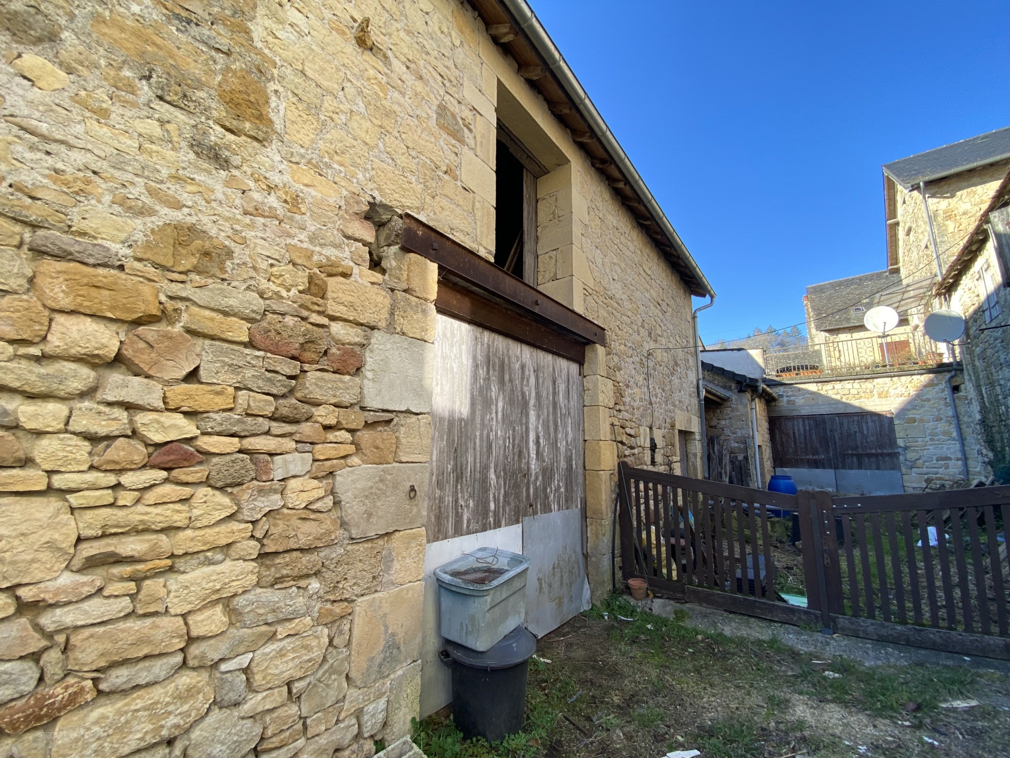 Ensemble immobilier à restaurer — photo 2