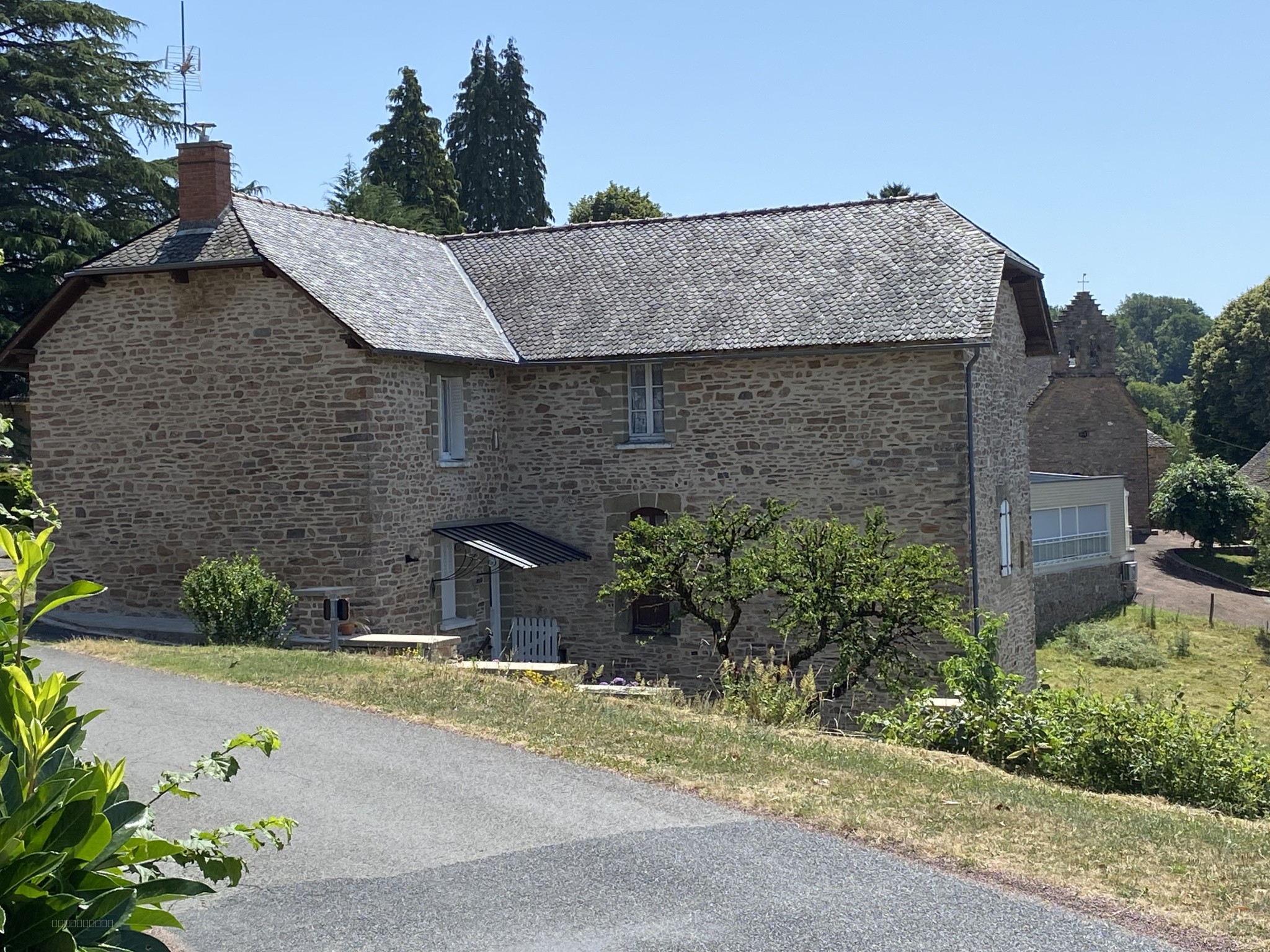 Corps de ferme en pierre — photo 2