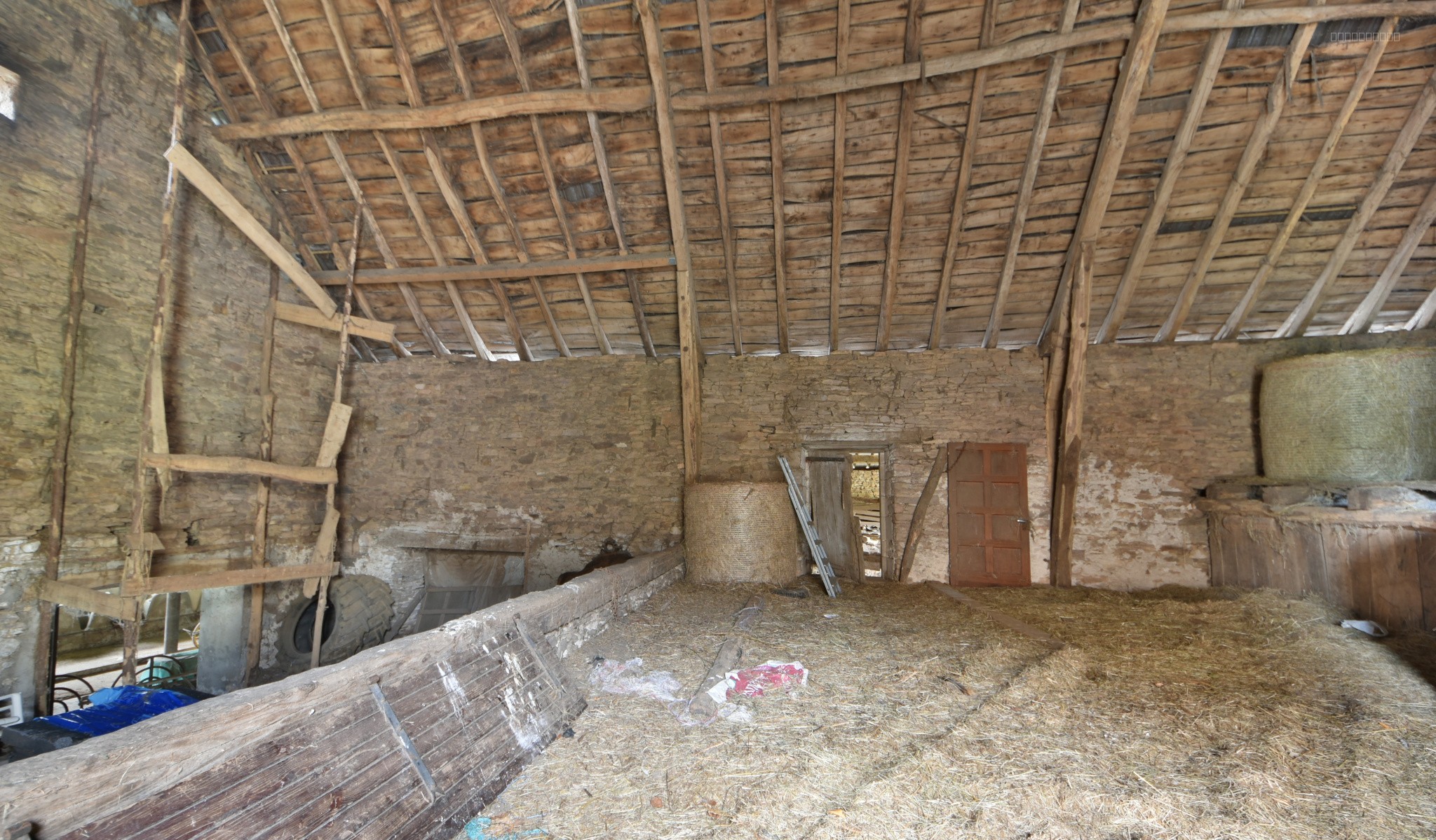 Corps de ferme en pierre — photo 13