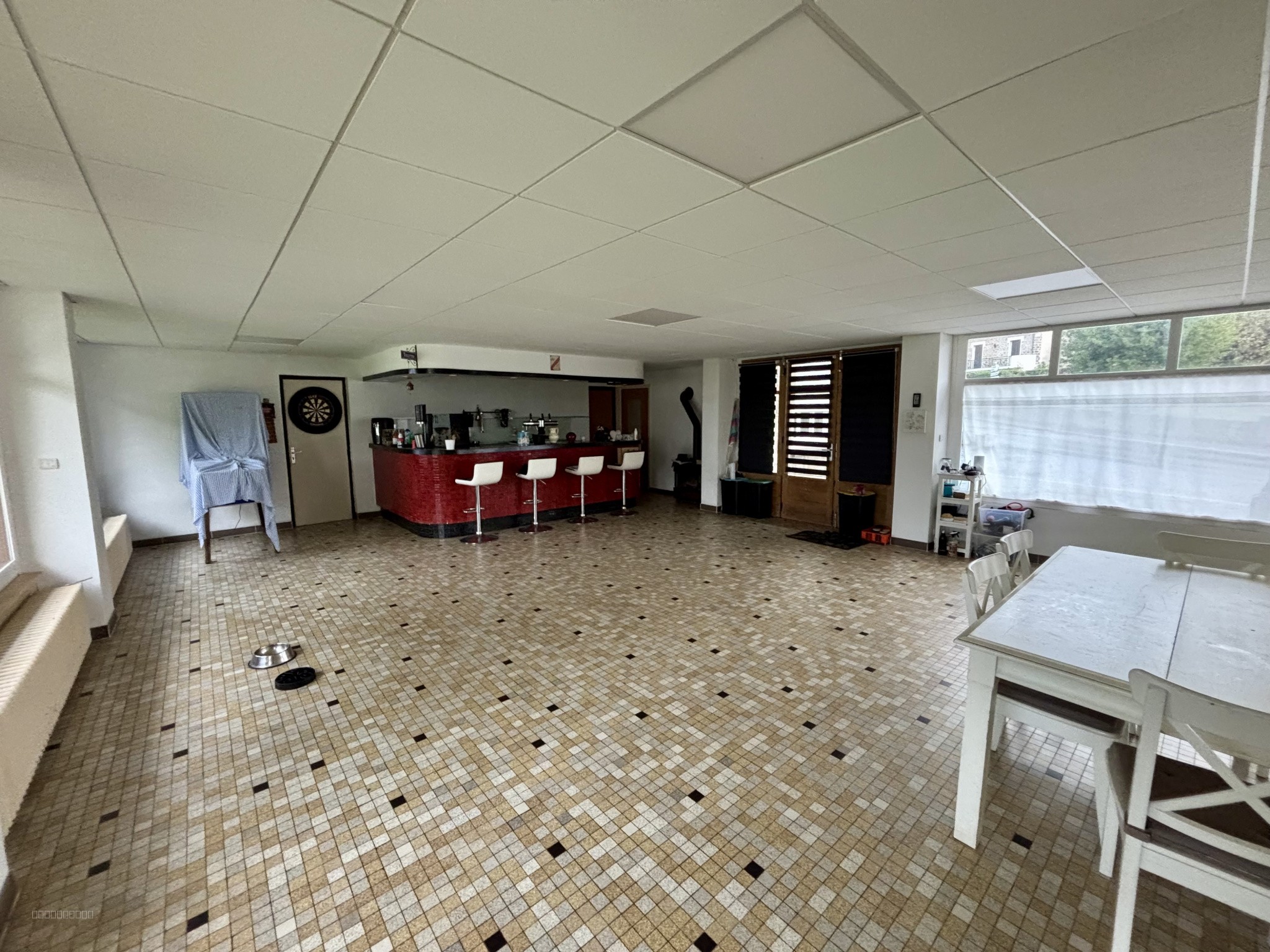 Maison et appartements à Vignols — photo 2