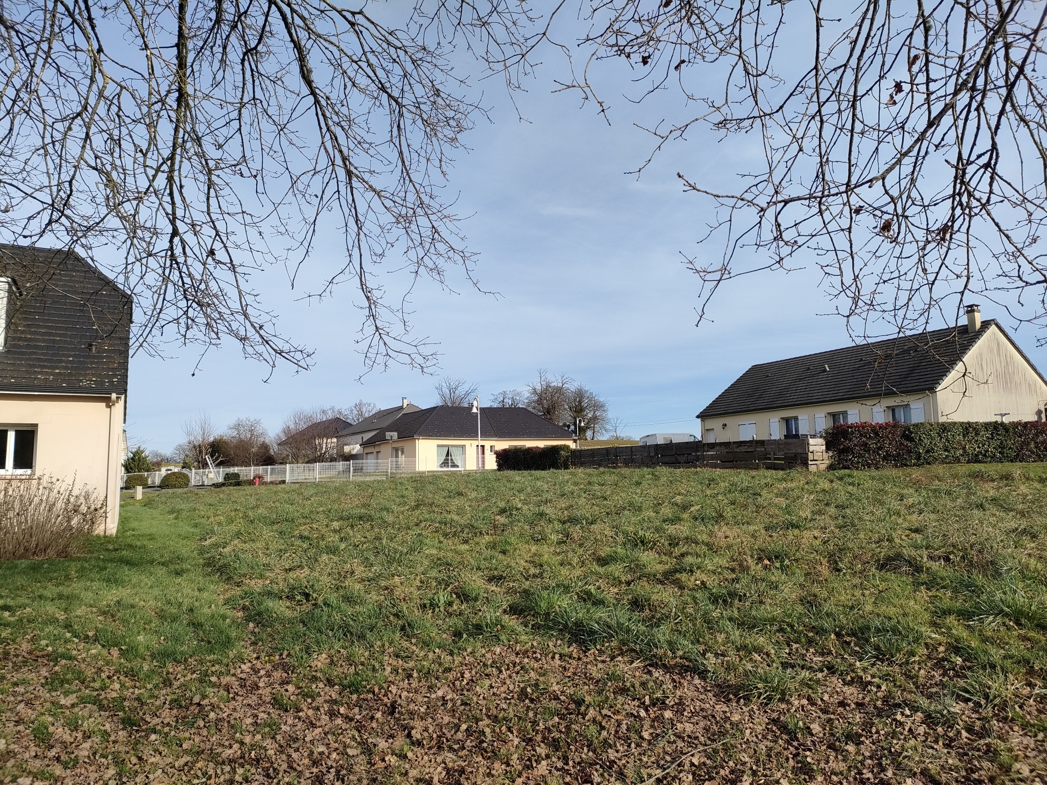 TERRAIN DE 887 M2 — photo 3