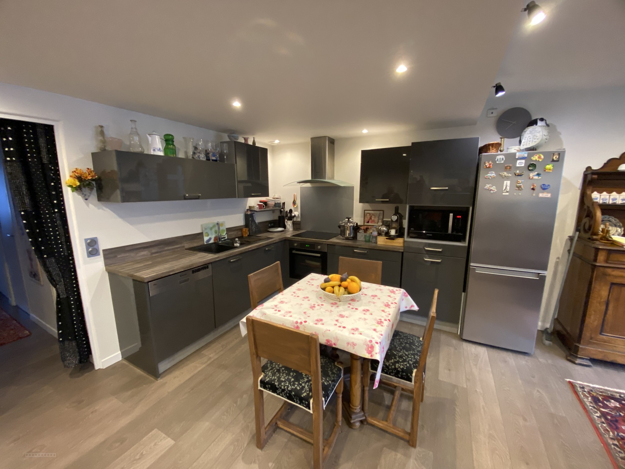 Appartement T3 rénové de 76 m2 situé au 1er étage d'une copropriété de 19 lots en centre ville de Fécamp — photo 6