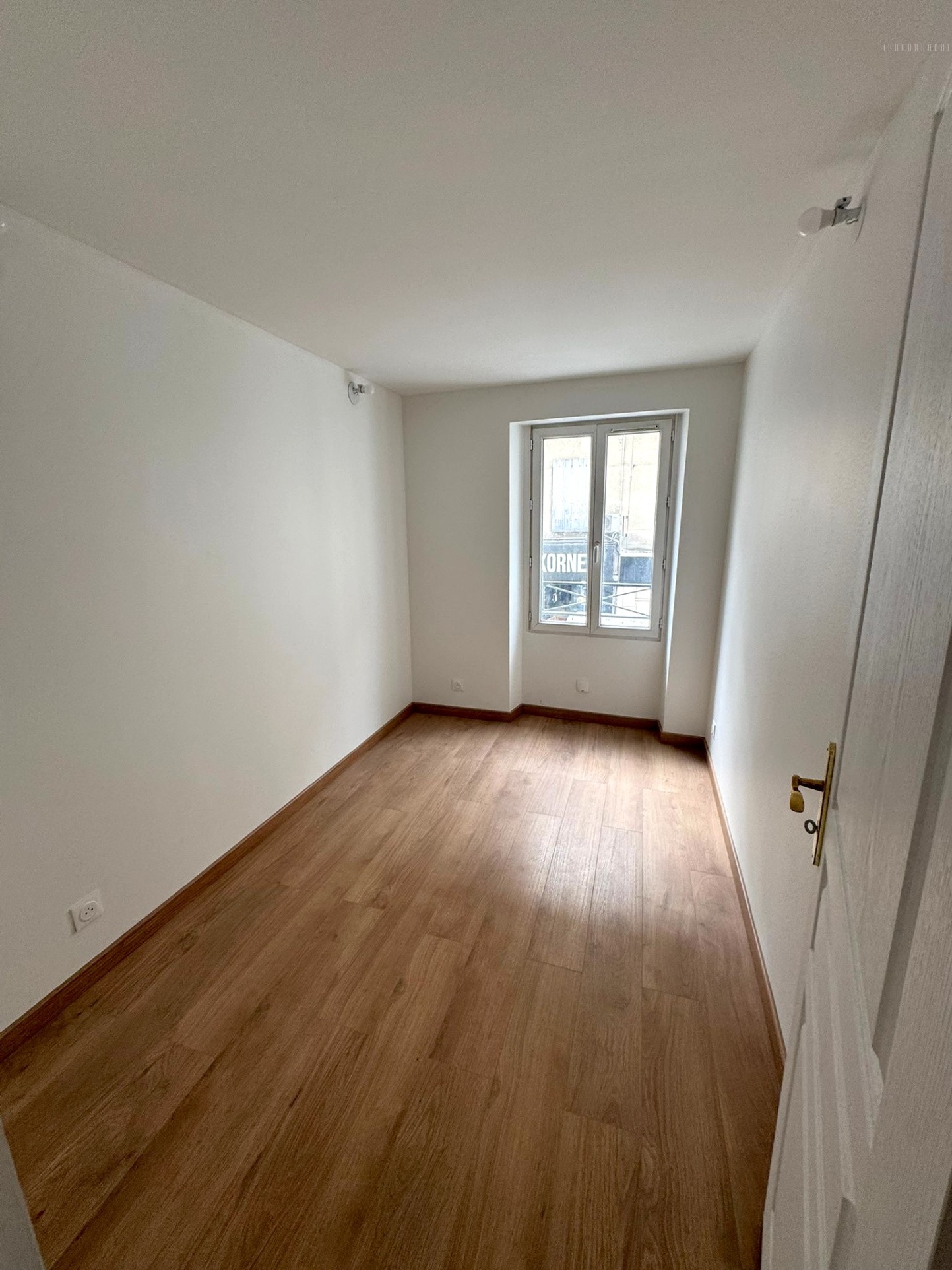 Vente interactive   découvrez un bijou rare au cœur de Saint-Denis, idéal pour un premier achat ou un investis — photo 3