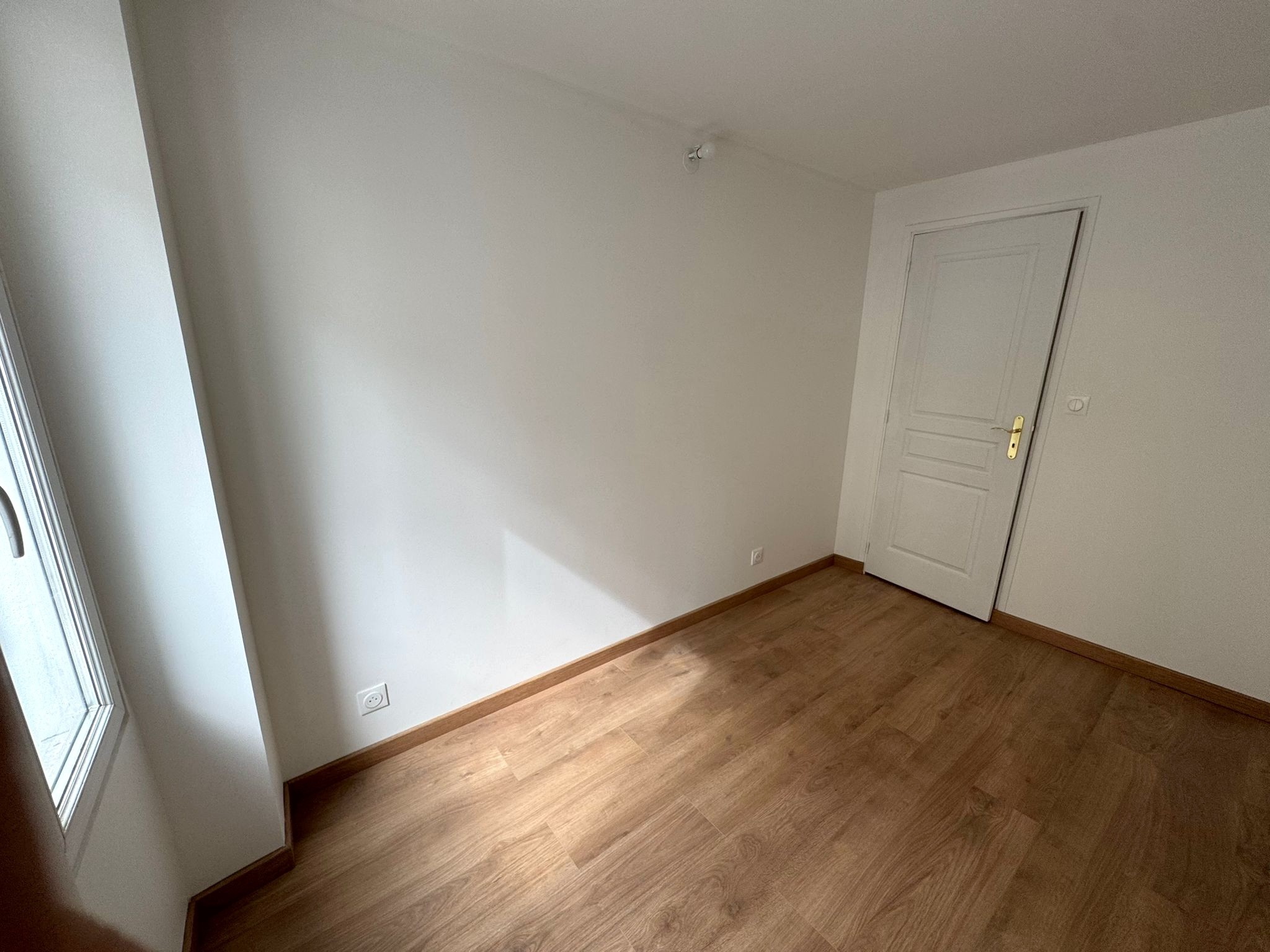 Vente interactive   découvrez un bijou rare au cœur de Saint-Denis, idéal pour un premier achat ou un investis — photo 4
