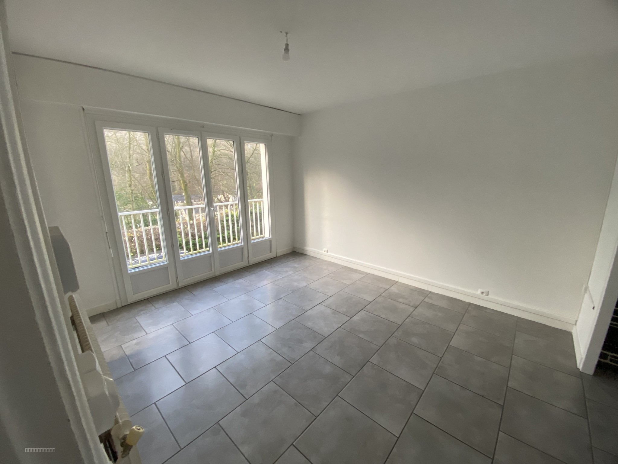 Maison mitoyenne T4 de 93 m2 avec garage et cours extérieure situé à YPORT — photo 2