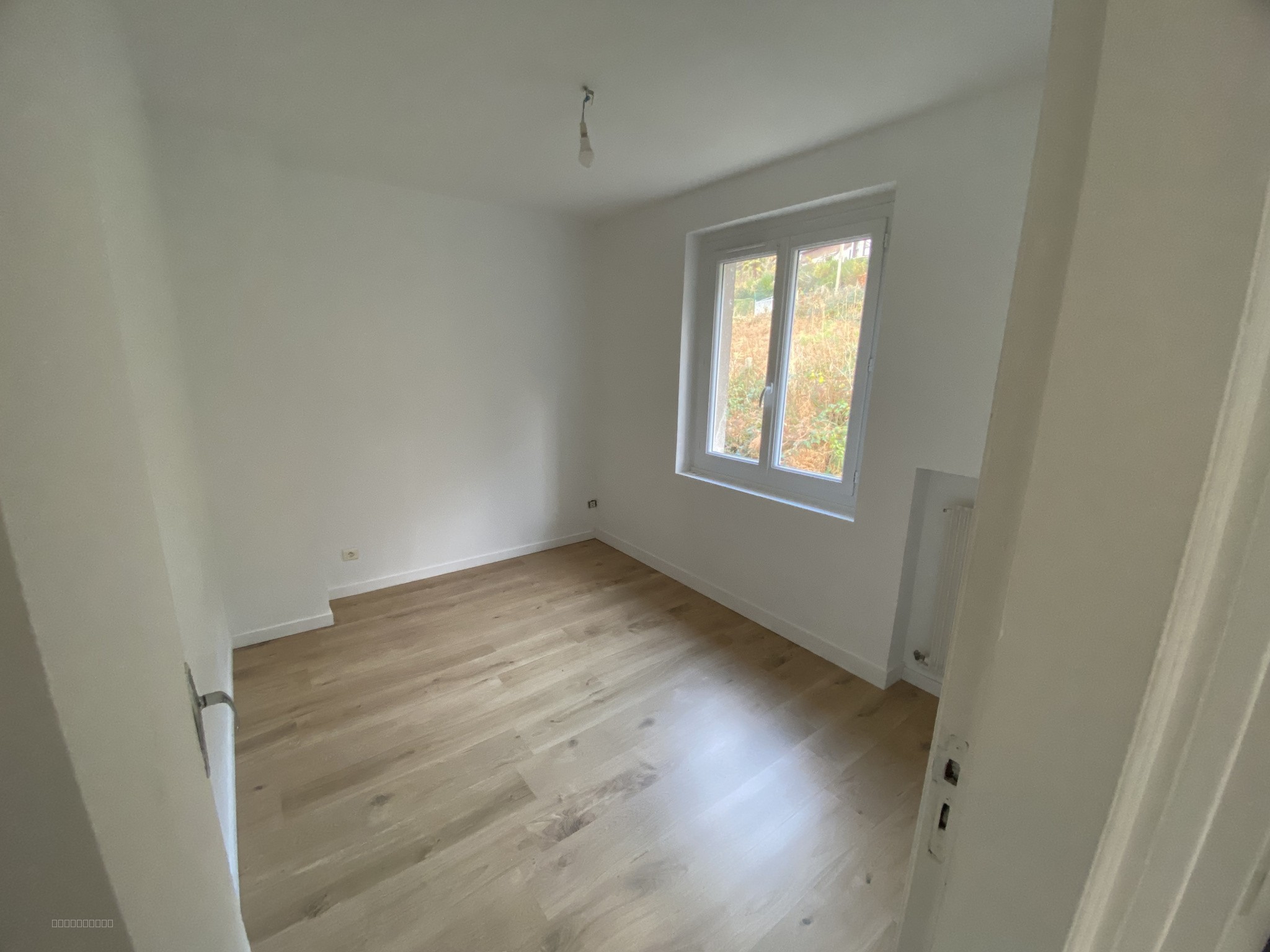 Maison mitoyenne T4 de 93 m2 avec garage et cours extérieure situé à YPORT — photo 10