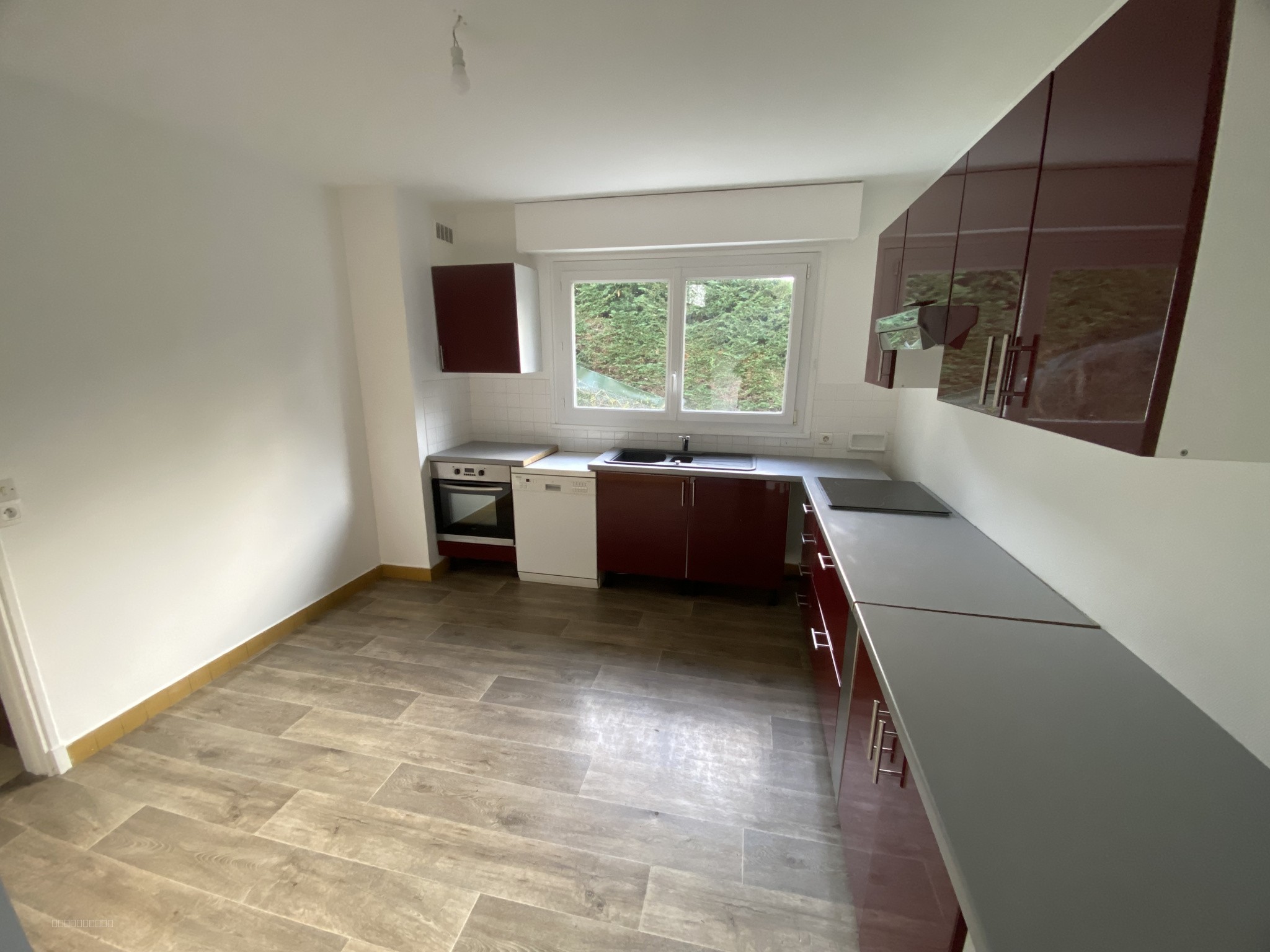 Maison mitoyenne T4 de 93 m2 avec garage et cours extérieure situé à YPORT — photo 6