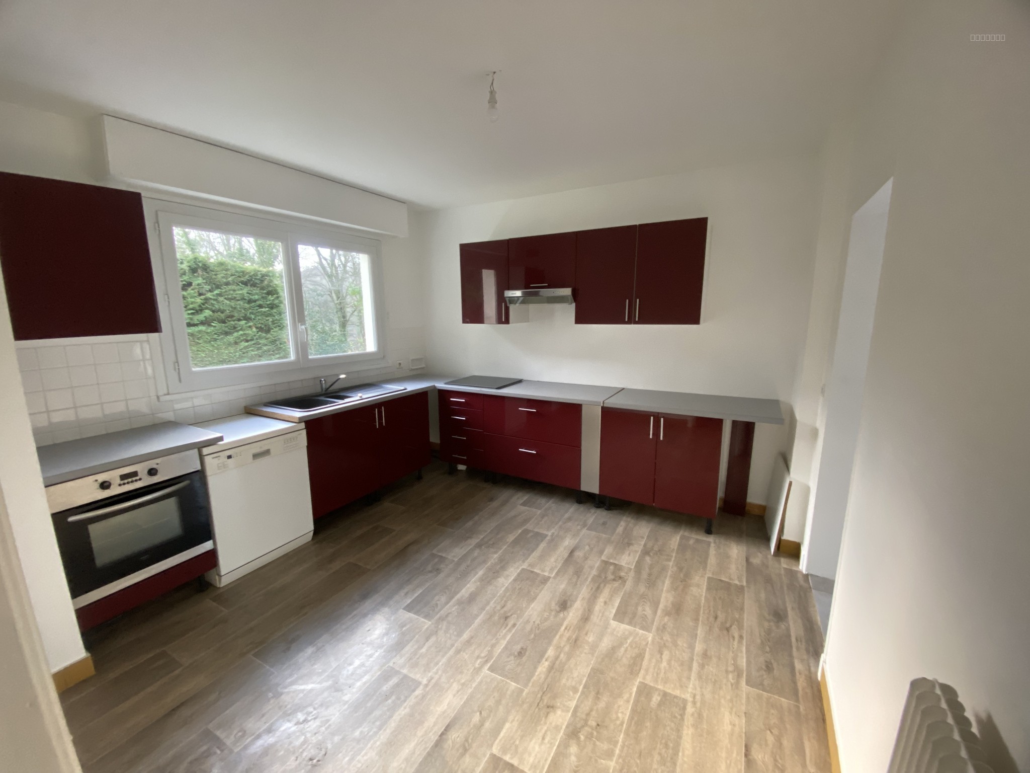 Maison mitoyenne T4 de 93 m2 avec garage et cours extérieure situé à YPORT — photo 5