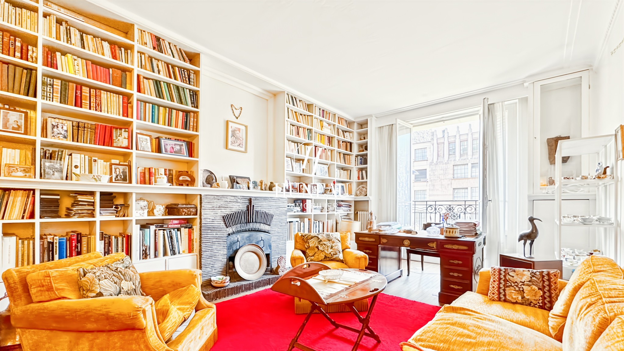 APPARTEMENT AVEC DE BEAUX VOLUMES, BEAUCOUP DE POTENTIEL ET UNE CHAMBRE DE SERVICE — photo 2