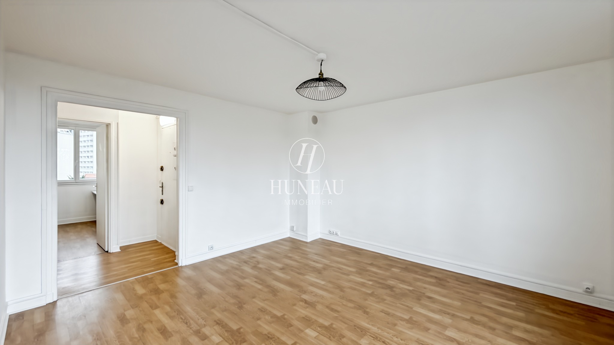 APPARTEMENT 4 PIÈCES LUMINEUX AVEC CAVE ET PARKING BOXE — photo 2