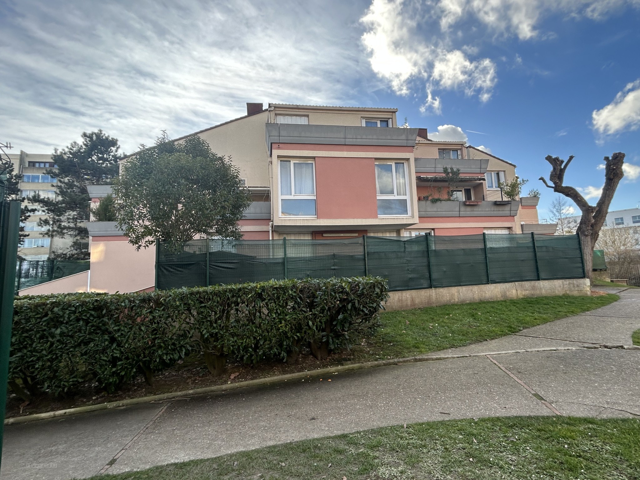 Appartement F4  avec terrasse et balcon Villiers le bel — photo 6