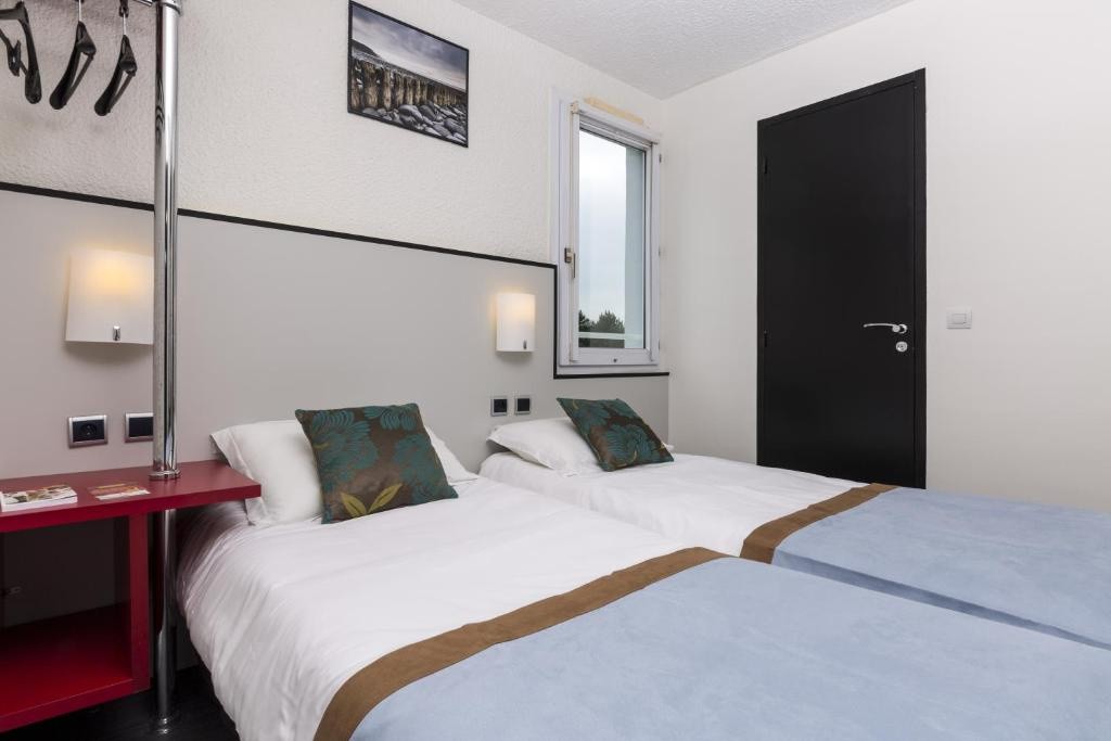 Hôtel en zone d'activité — photo 3