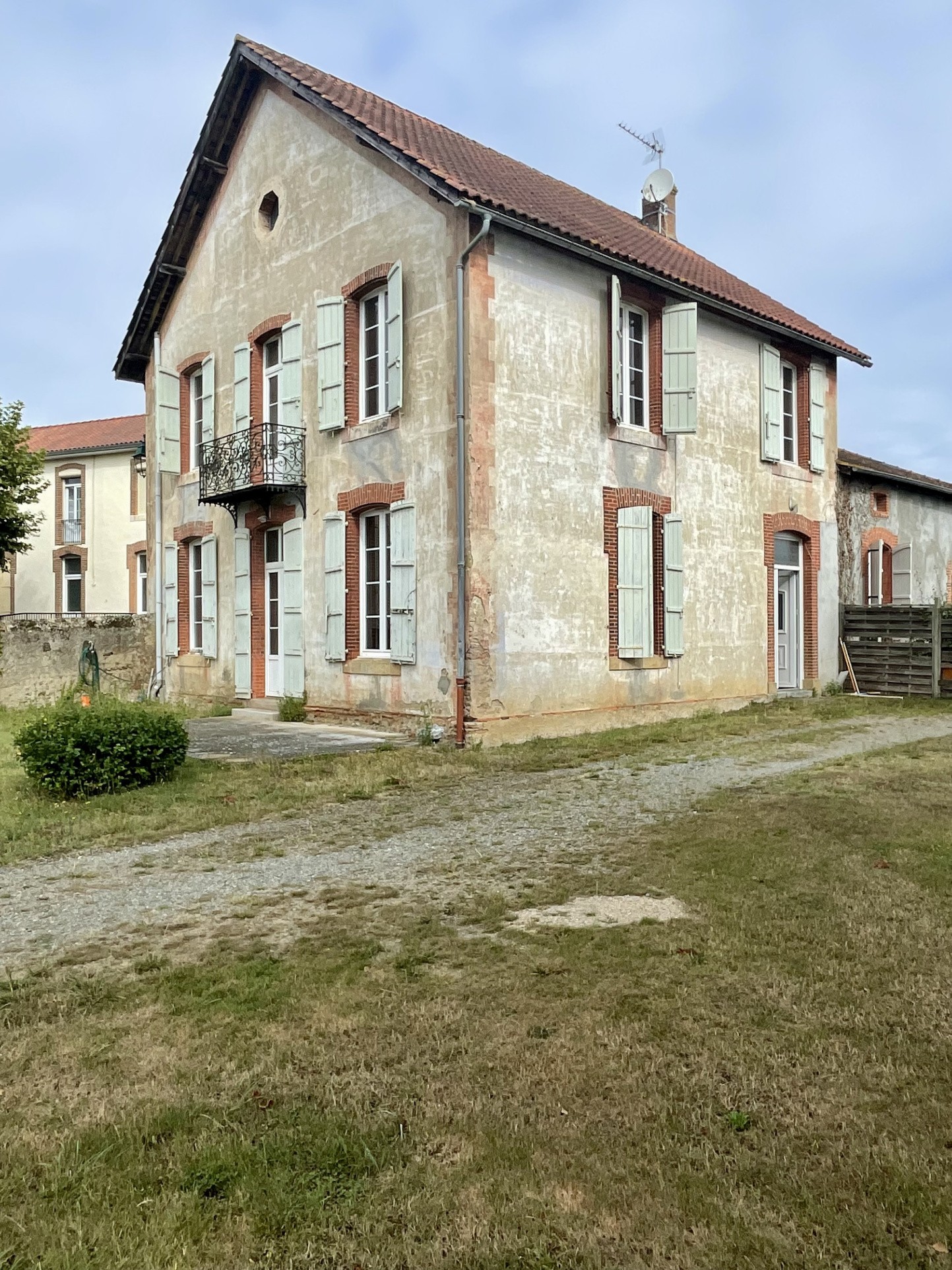 Ancien presbytère avec 3 chambres et bureau — photo 15