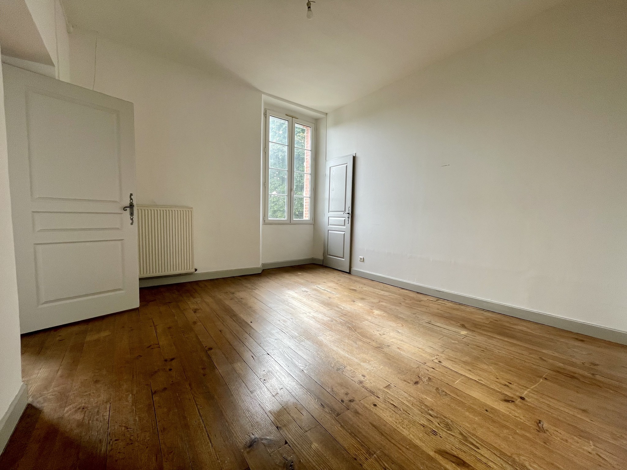 Ancien presbytère avec 3 chambres et bureau — photo 9
