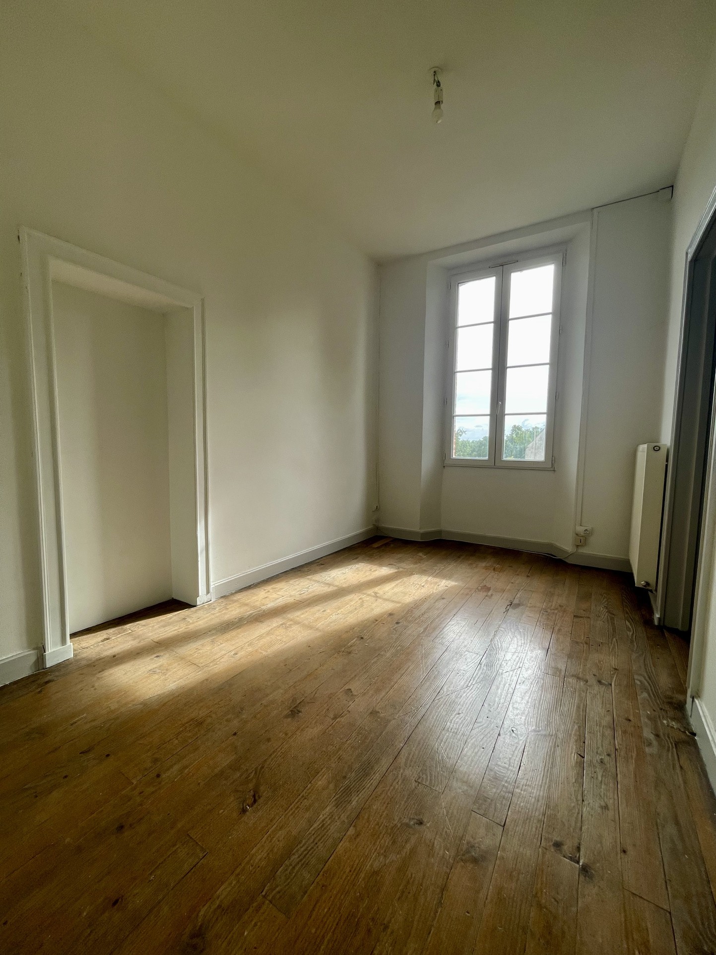 Ancien presbytère avec 3 chambres et bureau — photo 8