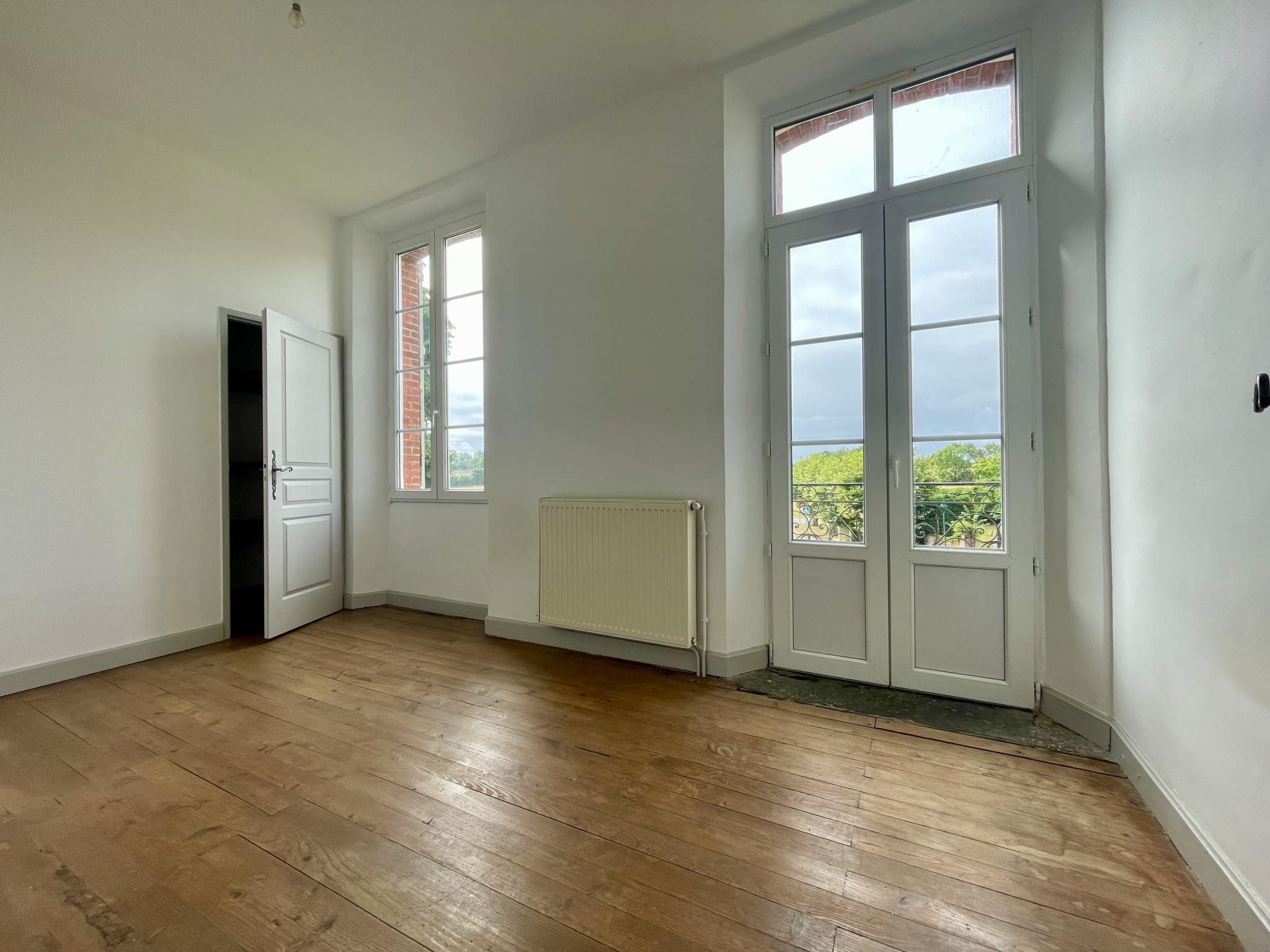 Ancien presbytère avec 3 chambres et bureau — photo 11