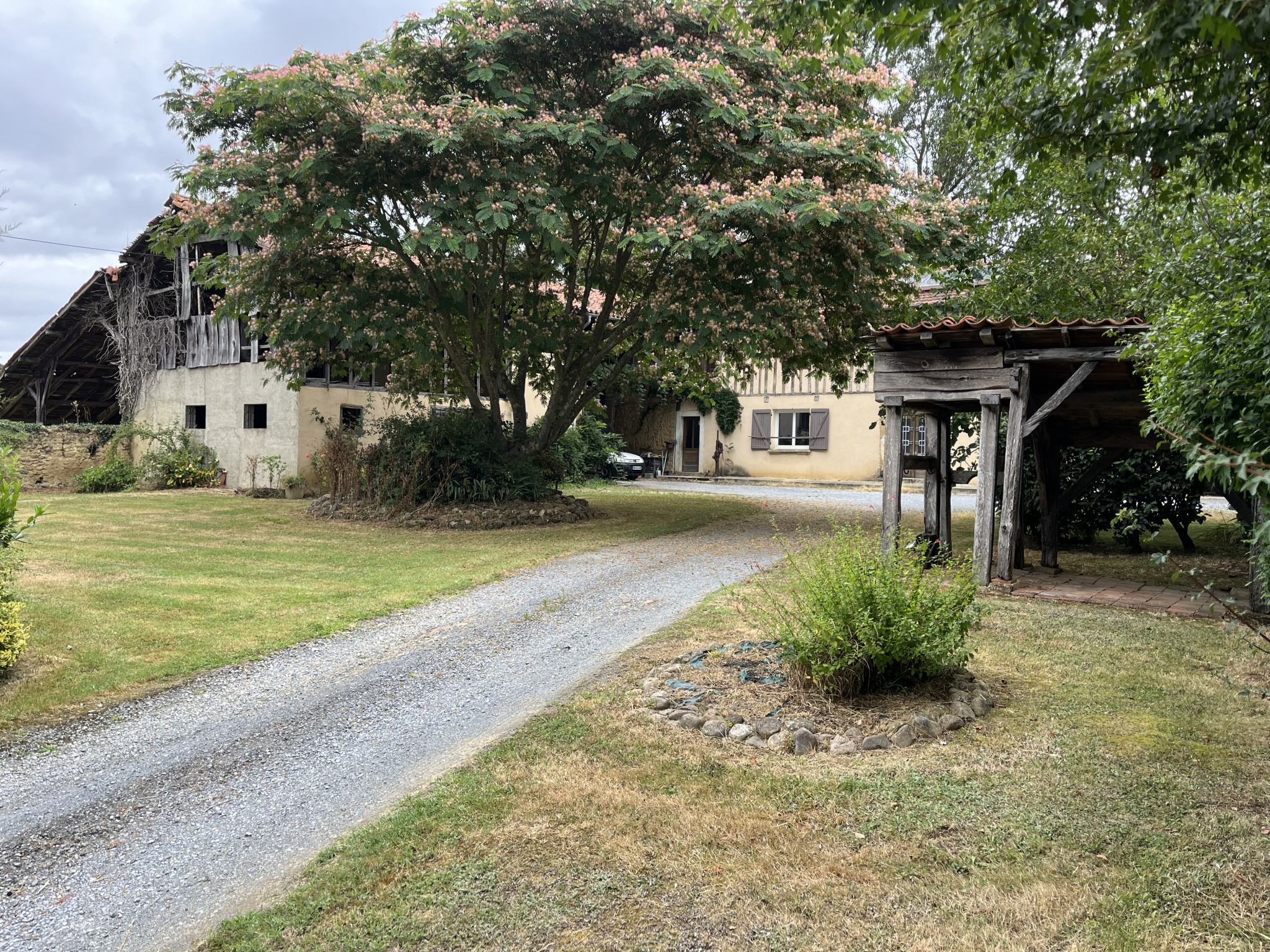 À Vendre   Ancienne ferme rénovée avec dépendances   Duffort (32710) — photo 2