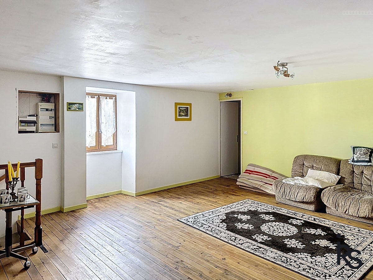 Une maison de caractère de 187 m2 habitables avec 230 m2 de dépendances aménageables, une cour et un jardin. — photo 15