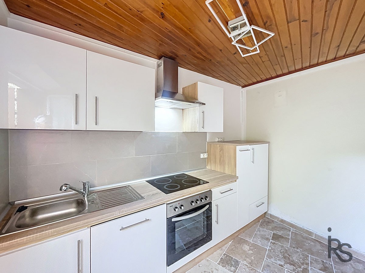 LARGENTIERE: une charmante maison de village de 86 m2 avec deux balcons, située au calme. — photo 4
