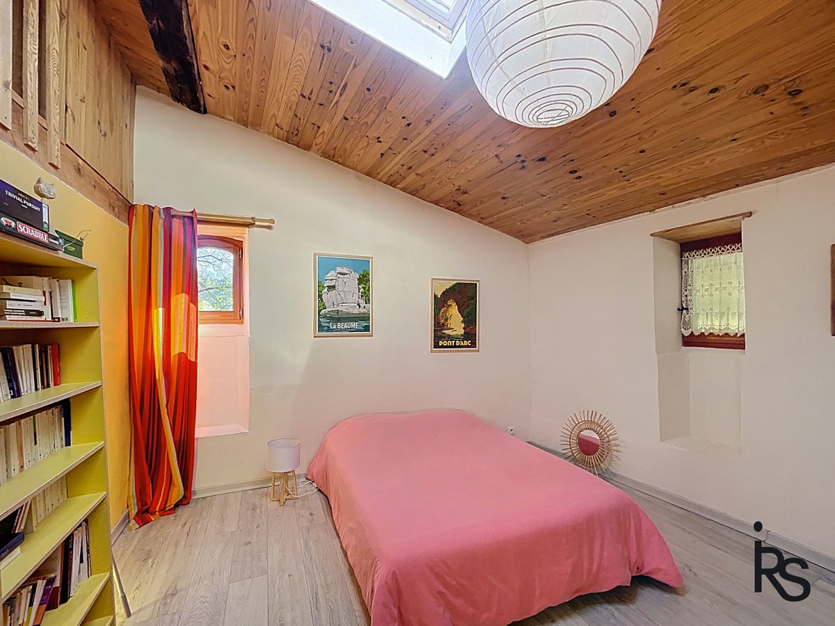 Une maison typique du 16ème siècle rénovée avec un jardin de 2455 m2. — photo 10