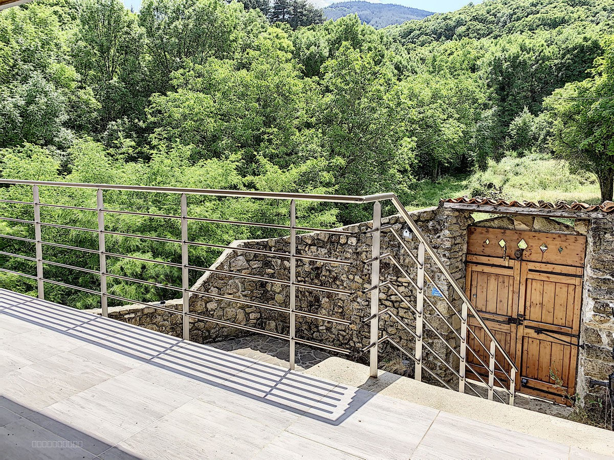 Une bastide du 16ème siècle rénovée de 260 m2 hab., aménagée en 2 logements et annexes, cour intérieure, pisci — photo 10