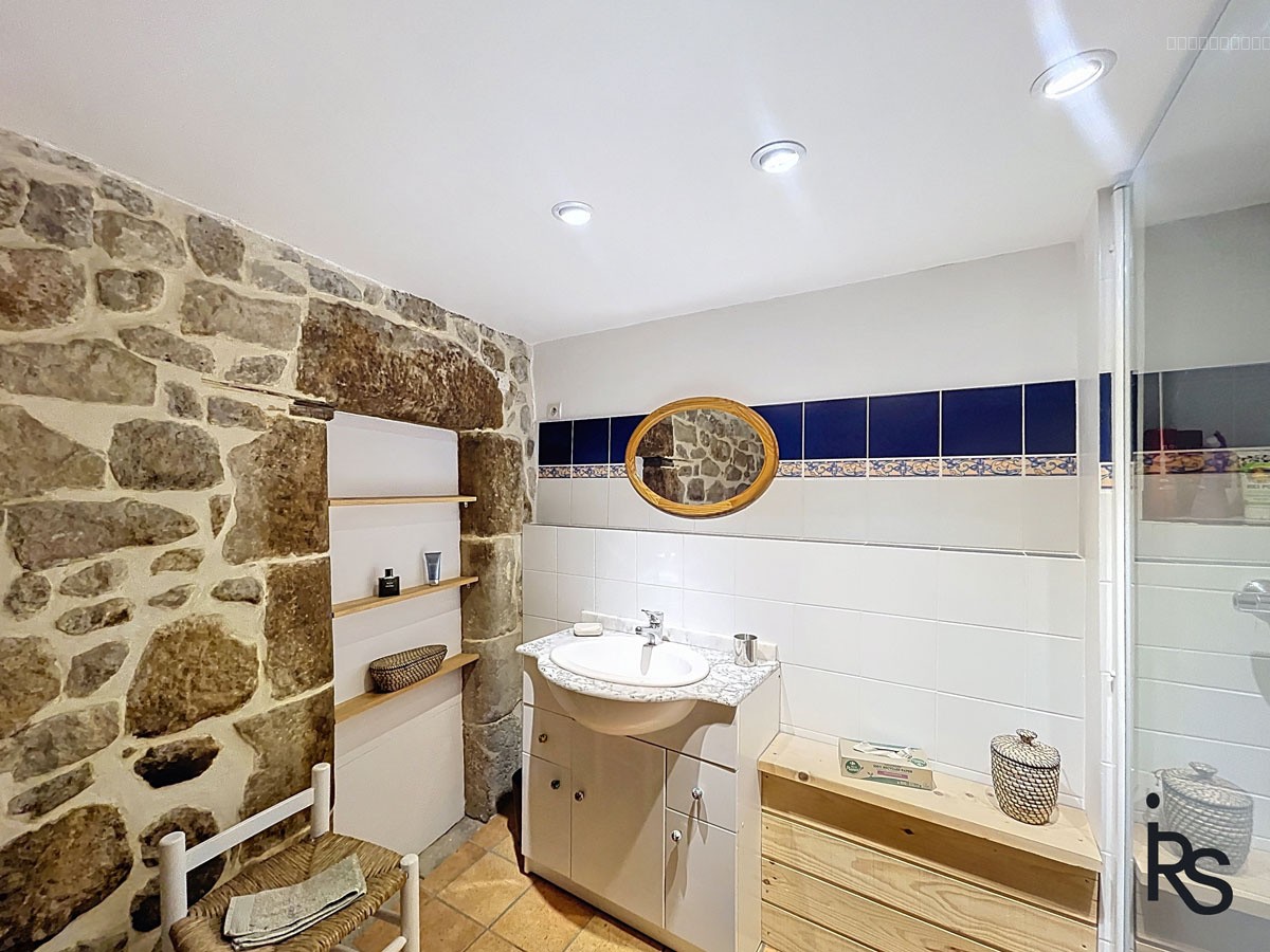 Une maison typique du 16ème siècle rénovée avec un jardin de 2455 m2. — photo 13