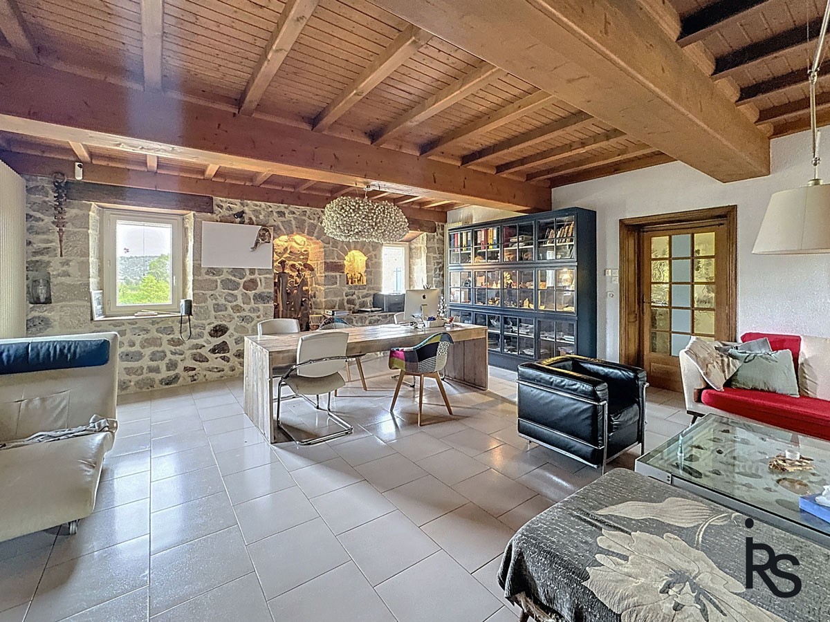 Sur les rives de la Rivière La Beaume, une propriété composée d'une habitation principale et de 8 gîtes — photo 15