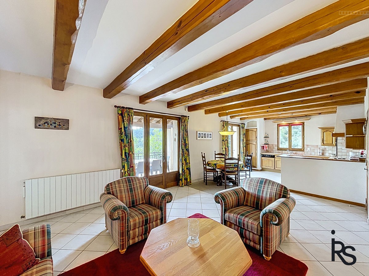 Une villa traditionnelle de 172 m2 avec une très jolie vue et 5612 m2 de terrain avec un jardin paysagé et un — photo 5