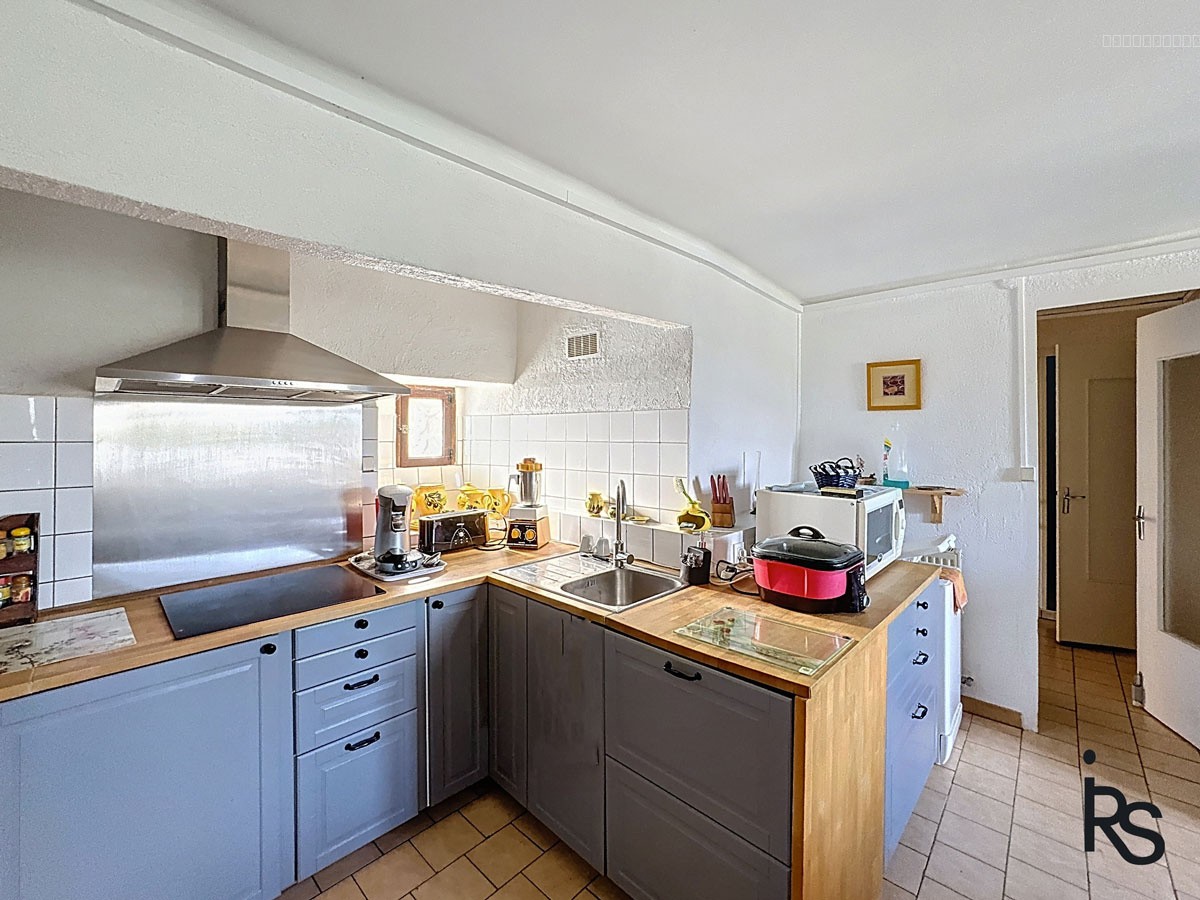 Une maison de caractère de 187 m2 habitables avec 230 m2 de dépendances aménageables, une cour et un jardin. — photo 9