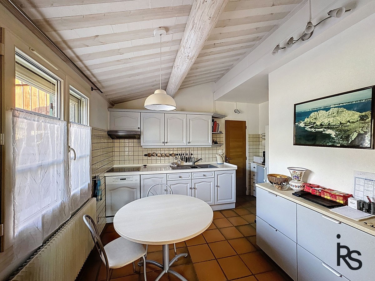 Une villa de 157 m2 avec une vue imprenable, une piscine chauffé et 2190 m2 de terrain arboré. — photo 7