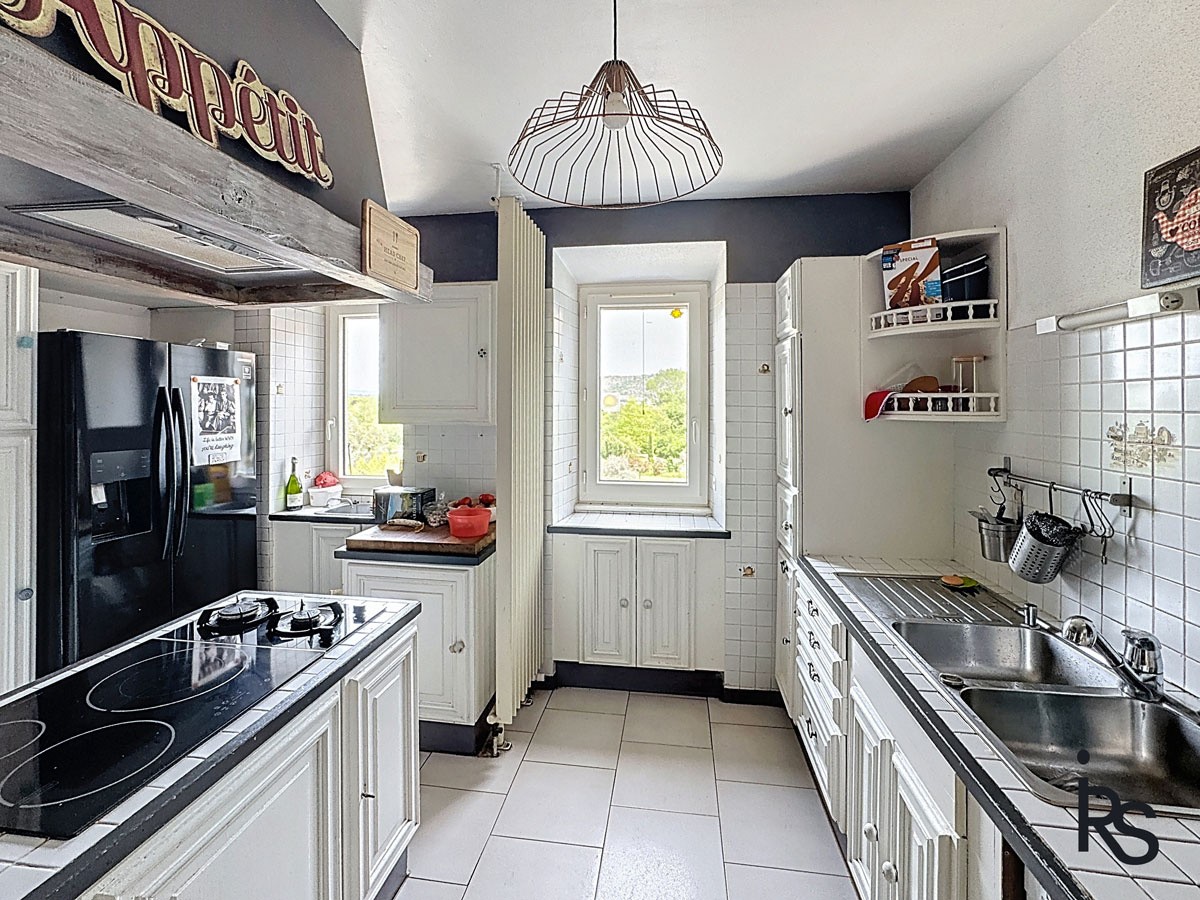 Sur les rives de la Rivière La Beaume, une propriété composée d'une habitation principale et de 8 gîtes — photo 12