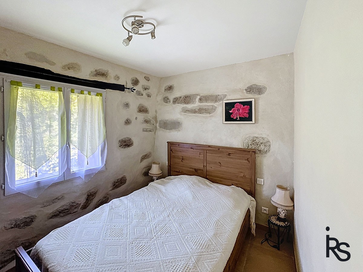 Une charmante maison en pierre sur 4 niveaux de 78 m2 avec de grandes terrasses et 267 m2 de terrain. — photo 12