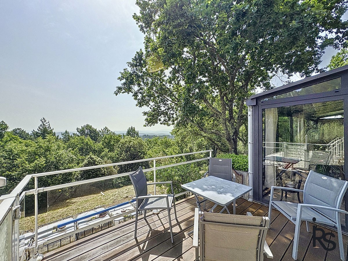 Un ensemble de deux maisons de 149 m2 et 34 m2 avec 4995 m2 de jardin au calme, avec une belle vue dégagée. — photo 3