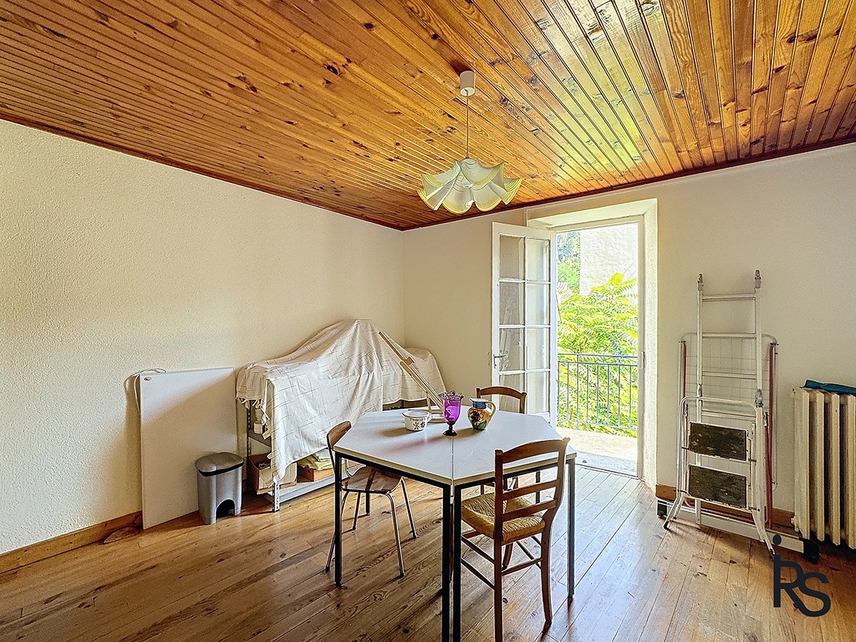 LARGENTIERE: une charmante maison de village de 86 m2 avec deux balcons, située au calme. — photo 11